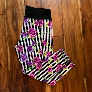 Betsy Johnson Cropped Leggings